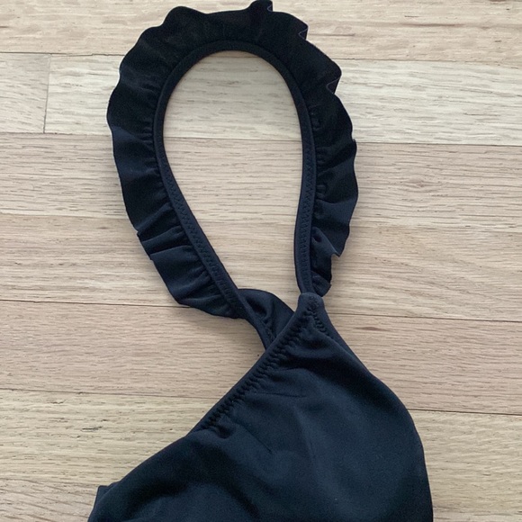 Victoria’s Secret Ruffle Bikini Swim Top - Picture 2 of 5